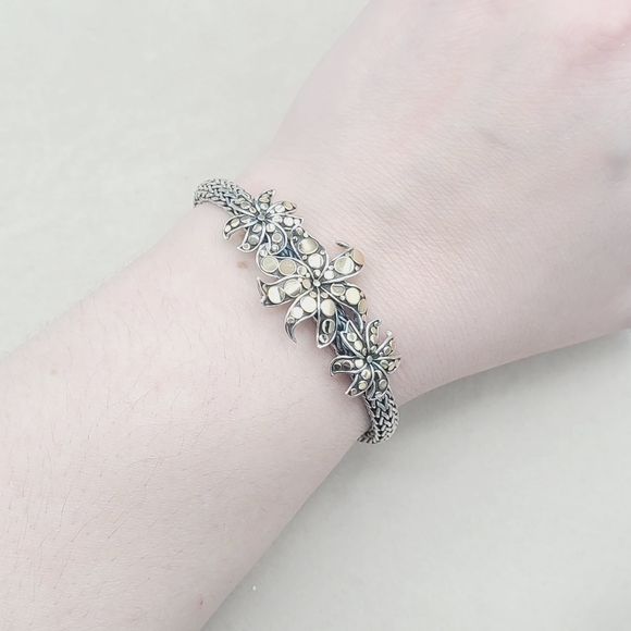 John Hardy Dot Ayu Frangipani Flower Bracelet With Gold - Picture 16 of 16